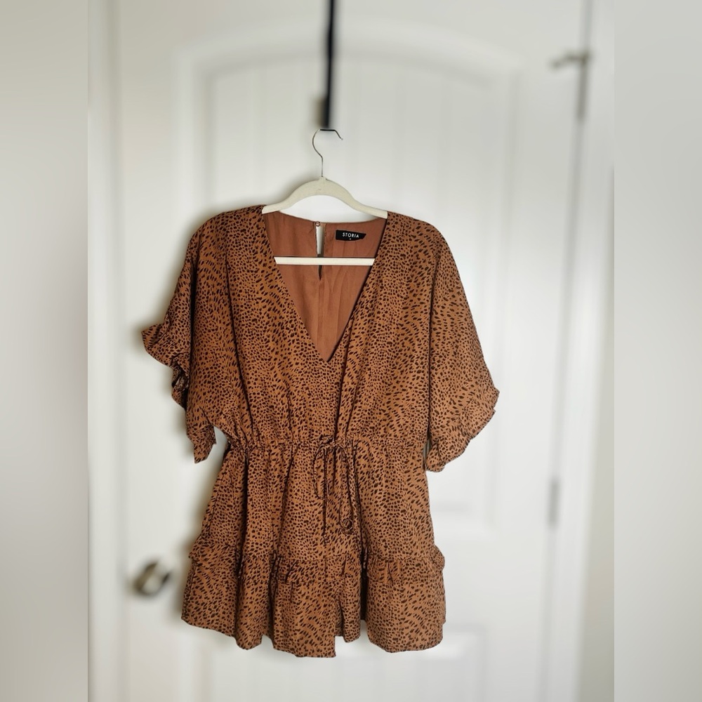 Storia Cinch Waist Boho Romper w/ Ruffle Hem and Sleeves - Size M - CB 104